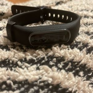 Garmin Vivosmart4: No Charger!